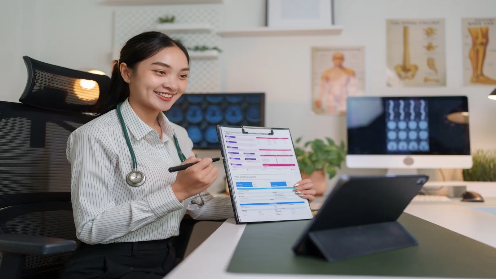 Clinic scheduling screen and appointment calendar