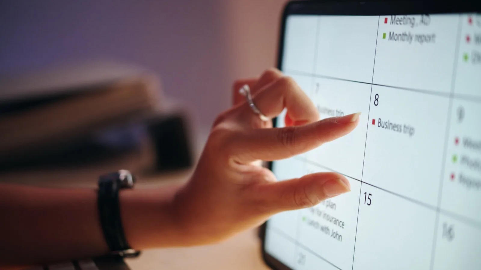Calendar showing tax season deadlines
